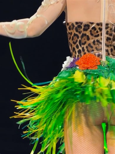 KATY PERRY on Instagram: "Lil sneaky peeky of the timeline you’ll get to choose from next 👀 See you tonight Belfast! 🧡♾️"