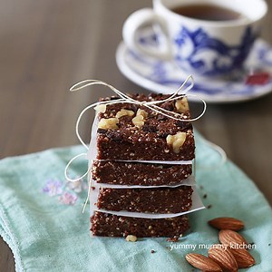 Raw Brownie Energy Bars