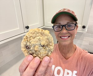 274K views · 5.4K reactions | Honey Bunches of Oats cereal in chocolate chip cookies? You are going to love them! Miss Annie makes COCONUT CRUNCH CHOCOLATE CHIP COOKIES. The recipe will be below. | Miss Annie's Home + Kitchen | Facebook