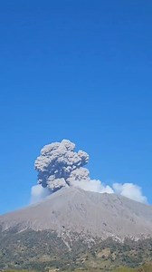 🇯🇵 #JAPON | Nueva explosión registra el Volcán Monte Sakurajima de Kagoshima. Por Keito Ig en Diciembre 10, 2023. #Volcano #Gunung #zabedrosky #Climagram #RCM | Red Climática Mundial