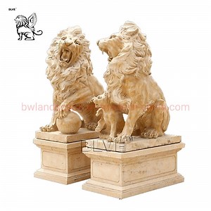 [Hot Item] Outdoor Lion Garden Natural Stone Animal Marble Lion Statues for Sale