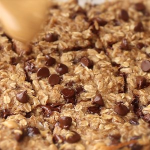 1.2K views · 42 reactions | Chocolate Chip Oatmeal Breakfast Bar https://healthyfitnessmeals.com/oatmeal-breakfast-bars/ | Healthy Fitness Meals | Facebook