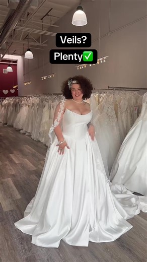 We got what you lookin’ for, babe 💅💍 From the dress to veils, sparkle, and those final touches that make your bridal look ✨chef’s kiss.✨ We’re here to help you build the full moment. Jewelry? Check. Hair pieces? Absolutely. Veils? You know it. Let’s make your aisle style unforgettable. Book your accessories appointment and let’s complete the look. 💖 https://garnetandgrace.com/wedding-dress-accessories/ #BridalLook #BridalStyle #WeddingDayLook #BridalAccessories #BridalJewelry #BridalVeil #Bri