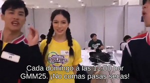 Mook para reina gay, Mook para reina gay... Ok no 😂 Pero en serio Tay no se cansa de cuidar la salud de su bf, un amigo así por favor, para llevar y traer. Cr. Video @naanmono Eng sub @latte045 🐼🐳 | TayNew Latinoamérica