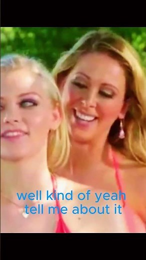 USA lesbian kiss 1