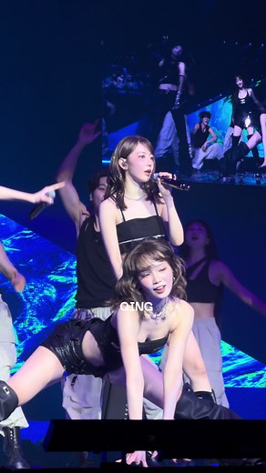 LE SSERAFIM's Kazuha and Chaewon Live Performance