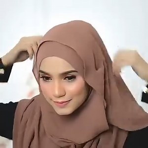 🌺 Instant Scarf | Double Loop with Brooches ✅ No Pins Needed – Ready to wear ✅ Full Coverage – For chest, back, and shoulders ✅ Best for All Seasons 🛒 Shop now: firstlook.pk/collections/instant-double-loop-hijab | Modesty by FL