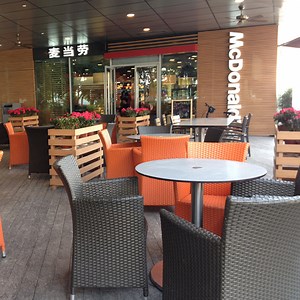 [Hot Item] Hotel Furniture Debo Tabletop Solid Surface HPL Compact Laminate Table for Restaurant