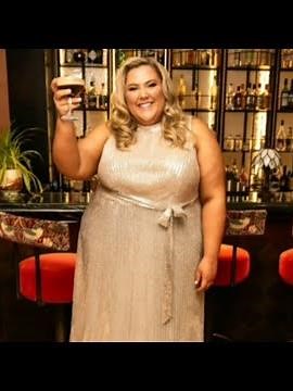 LAURA ADLINGTON PLUS SIZE INSTAGRAM CURVY MODEL/ BIO/ FACTS/ BRAND AMBASSADOR