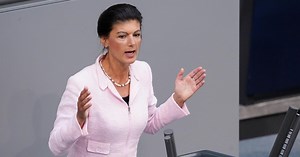 Auf eine Aussage von Sahra Wagenknecht reagiert Markus Lanz fassungslos