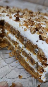 3.3K views · 41 reactions | Cel mai bun carrot cake, e absolut...