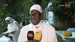 À l’occasion du centenaire de Serigne Cheikh Ahmed Tidiane Sy Al Maktoum, les activités se poursuivent sous la conduite du comité d’organisation. Ce vendredi, sa maison sise à Fann Résidence a abrité le Hadratoul Djouma, une séance de prières qui a rassemblé de nombreux disciples venus y prendre part. | RTS INFO