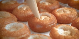 How hundreds of leche flan doughnuts are made in a New York apartment