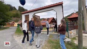 2.7K views · 18 reactions |  Mai știi cum se folosește un telefon cu...