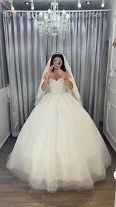 4.1K reactions · 46 shares | Un Vestido de Novia Classic懶 Con corte princesa suave, mangas caídas que abrazan delicadamente los hombros y un corset con detalles✨  ¡Agenda tu cita! WhatsApp: 6671618589 Visítanos en: Culiacán, Los Mochis, Mazatlán, Querétaro y Tijuana.  Envíos nacionales e internacionales Nuestra página web: www.mivestidoblanco.com #vestidodenovia #novias2026 #corteprincesa | Mi Vestido Blanco Novias | Facebook