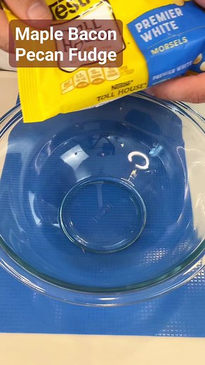 9.6K views · 150 reactions | Maple bacon pecan fudge 肋 襤 #maple #bacon #pecan #fudge #homemade #candy #desserts #treats #viralrecipes #viralreels #baconlovers | Rae in the Life | Facebook