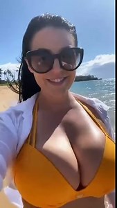 Angela White, huge bouncing Tits compilation