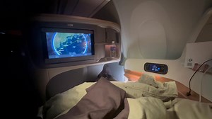 Angled sleeping position - Singapore Airlines business class Airbus A350 #harpazo soon! | Fly in Business