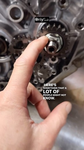 Splitting the cases! #kawasaki #specific #dirtbikes #onlycarbz | OnlyCarbz