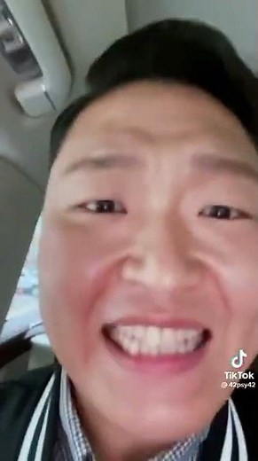 #PSY singing 'ZOOM' by Jessi