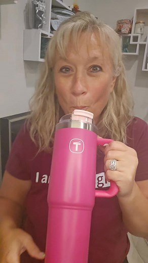 Smut bowl coming in hot! 🤣 All the iconic Tupperware greatness—just in a fun-sized version. She may be little, but she’s not here to play. Big bowl energy... in a compact, don’t-underestimate-me package. The Thatsa Bowl Jr. is the boss babe of bowls. Perfect for small batches, big cravings, and snacks while watching your favorite smut TV show that shall not be named. 🤣 Basically, this bowl’s got your back like your bestie with snacks and secrets. Want one in your life? You already know... slid