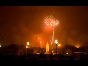 Thành Vinh đón chào năm mới 2020 với màn pháo hoa rực rỡ đầy màu sắc