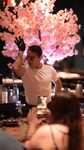 4.1K views · 72 reactions | Money comes Money goes #saltbae #salt #saltlife-110 | Nusr_et Club | Facebook