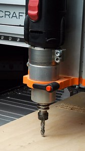 Turning a sheet into a clean wooden letter 🪵⚙️ Cut on a Stepcraft M.700 with the AMB 1400 using a Ø8mm Freud compression bit (2 2 flutes, right-hand spiral) — crisp edges and a satisfying cut. Follow for more CNC builds & tool tests 🔥 #cnc #cncmilling #woodworking #stepcraft #thinkitmakeit | STEPCRAFT