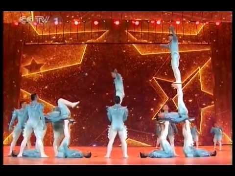 Unbelievable Performance by Chinese Acrobats
