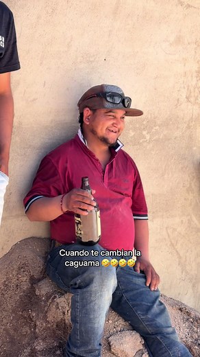 Es agua: reacción cuando te cambian la caguama