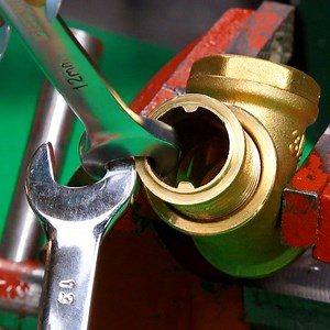 159K views · 591 reactions | One tool hack you should know | Bee Inspired | Facebook