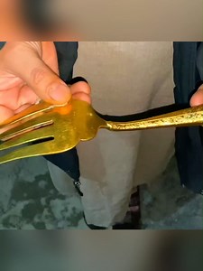 Recovering Gold from Old Royal Spoon - Movie Scene Explained