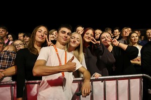 Zespół Teraz My dał czadu na Impresjach Łopuszańskich 2024. Finałowy koncert imprezy zachwycił