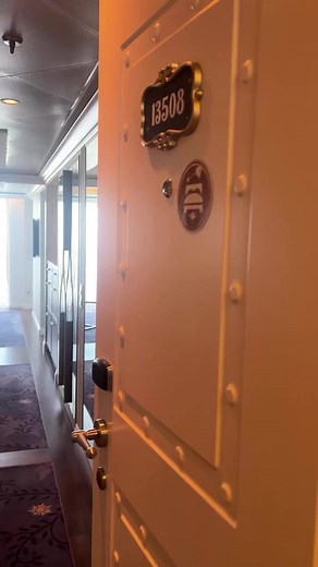 This Concierge One-Bedroom Suite withVerandah is a great option for a family looking for extra space, plus the perks of Cruising Concierge with Disney! This suite features: spacious king bedroom with a large en suite bathroom with double sinks, a convertible double sofa, a single wall pull-down bed and and extra bathroom with rain shower. #etfamilytravel #dcl#etftdiscoverswdw #etftatsea #disneyconcierge #conciergecruising #suitelifeRepost | Yvette Yates - Affiliate at ET Family Travel, LLC