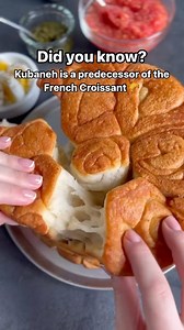 NYT Food Author Joan Nathan suggests that lamination most likely traveled through Europe after Yemen became part of the Ottoman Empire. 🎥 @adikosh_123 #kubaneh #yemenitefood #jewishfood #yemenitejewishfood #croissant | Jewlish