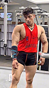 Body builder aa rahe h 🏋️‍♀️🔥 #bodybuilder #gymlife #viralreels #trendingreels #trendingreels #facebookreels #biceps #gymlover #motivation #gymlover #explore #explorepage #forever #bodybuilder | Ajju fitness007