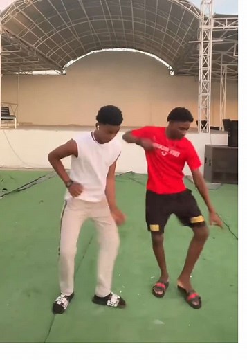 Knbe ti challenge sa toujou 😁🔥🍾@Lens boy08🔥🇭🇹 @Leo__Backup @Ocho_973🇬🇫 @aym #mr__leo__0 #dance #trend #fyp #viral