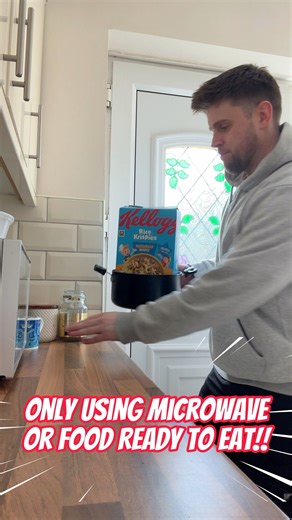 Can I lose weight only using a microwave, food ready to eat and convenience food whilst keeping it at the very least, healthy ish? Day 2 of 7 done! Yoghurt bowl for Breakfast Microwave Soup for lunch Ready Meal for teaProtein Shake for a snack Under 1800 calories150g of Protein Could you eat this? #whatieatinaday #healthyrecipes #weightlossjourney #healthylifestyle #fatlossfeast #healthyfood #whatieattoloseweight | Joe Sexton - The Fat Loss Feast Coach