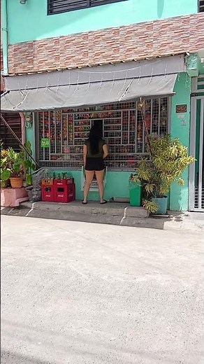 Girl Desperate to Pee