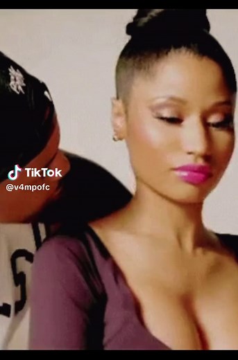 It’s js floating In the air.. #gif #trending #beyoncé #nickiminaj | love drought beyonce