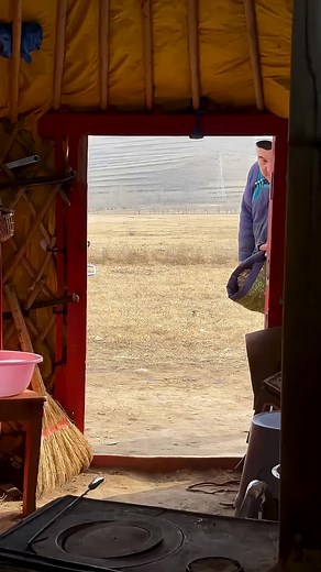 Nomadic Mongolian Cooking: Traditional Grasslands Outdoor Recipes