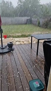 3.3K views · 93 reactions | ⛈ Une cellule orageuse particulièrement virulente balaye le nord du Gers et le sud du Lot-et-Garonne avec de fortes chutes de grêle. Images depuis Castéra-Verduzan. (© Cathy Garcia via Gers Météo 32) | Météo Express | Facebook