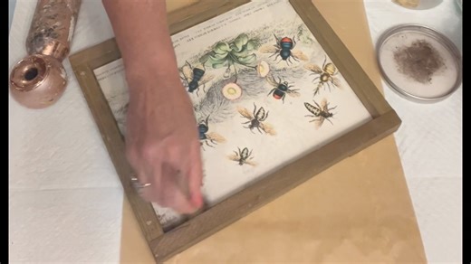 I made the sweetest little picture with a vintage bee print! | The Vintage Pebble