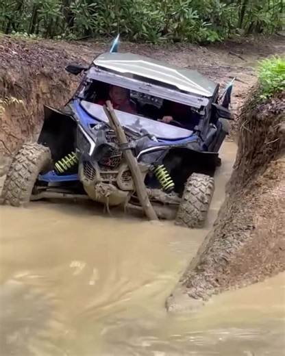 Back er up… oh my! 😳 | Dirt Trax Television