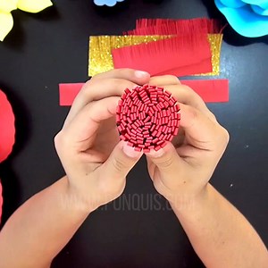 8.4K views · 630 reactions | Giant Paper Flowers Tutorial #paperflowers #paperart #paperflowerwall #papercraft #paperartist #paperlover | Arte con Flores de Papel | Facebook