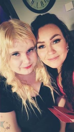 Iloiset ystävykset Reetta Nuutinen,Saija Tuupanen✨🌹