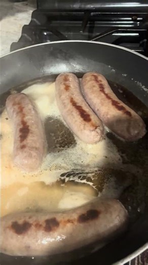 How to make bratwurst and sauerkraut