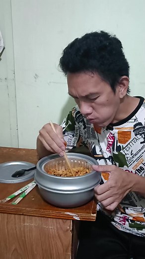 Korean self heating rice meal. Super sarap. 😋 | Nhad Cruz