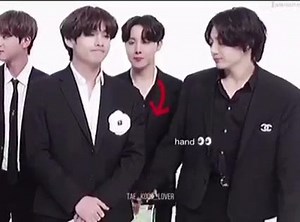 Did u see what see??????? Kth iloveu sign to jk after his speech.... and in return... Jk tap tae at his back.... For iloveu too sign????? #bts #taekook | Bts lovers updates | Facebook