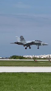 42K views · 1.2K reactions | 朗 Navy F/A-18 Super Hornet demonstrates a Bolter at the 2023 Cleveland National Air Show #f18#aviation4u #airshow #airshowfan #airplane #aircraft #airplanelovers #flying #aviation #avgeek #fyp #viral #AmaZing #usa #airshow2023 #f18hornet | Air Show Fan | Facebook